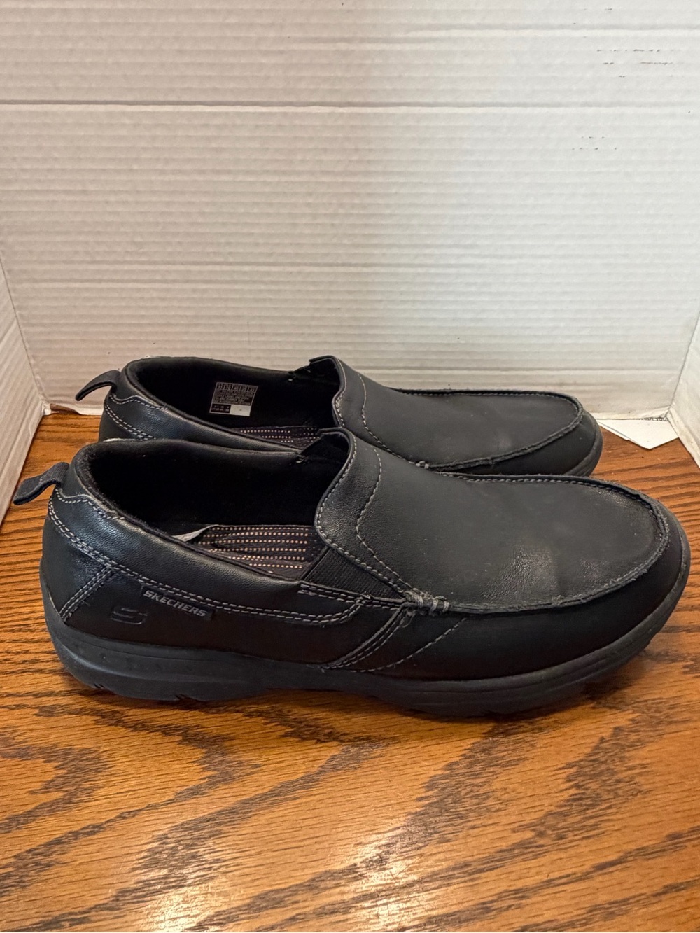 Skechers Men's Slip-On Casual Loafers In Black Comfortable Lightweight